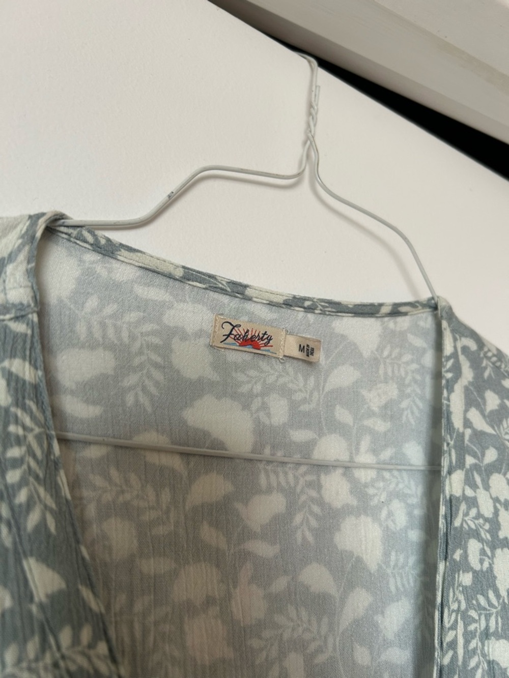 Faherty Button Dress - Picture 3 of 5